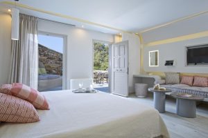 Kouros Art Hotel